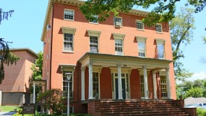 Noyes Alumnae House