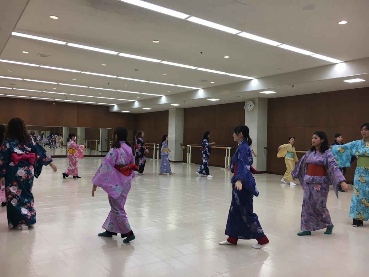 students with kimonos
