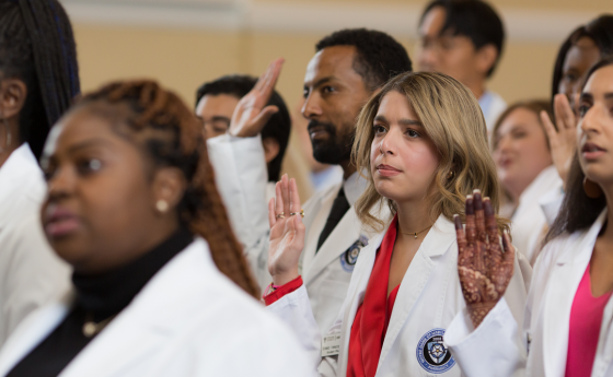 pharmacy students taking pledge